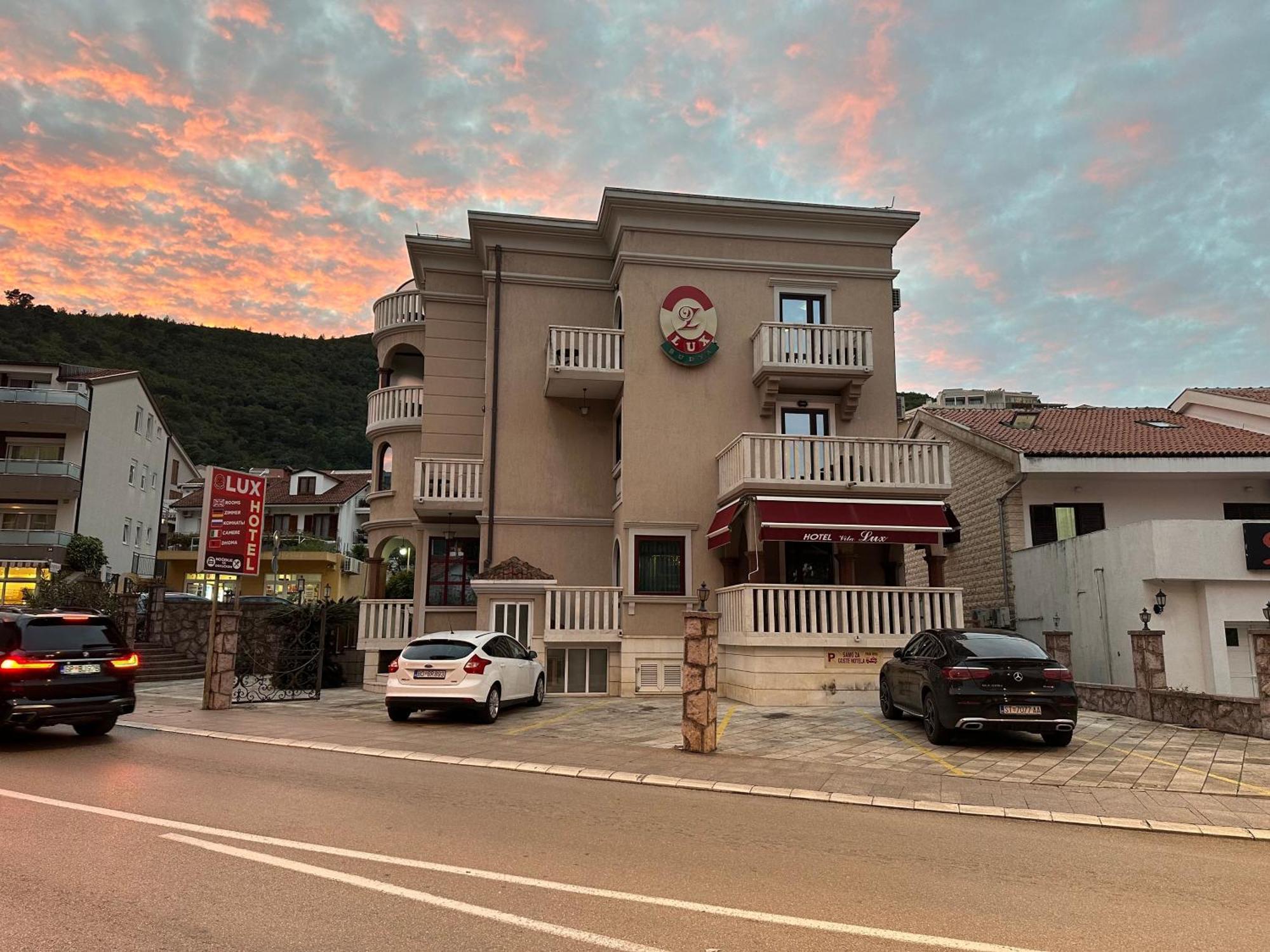 Beatrix Lux 3* Budva