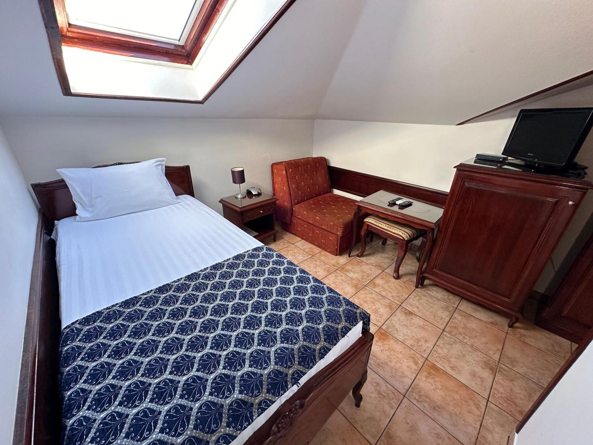 Beatrix Lux 3* Budva