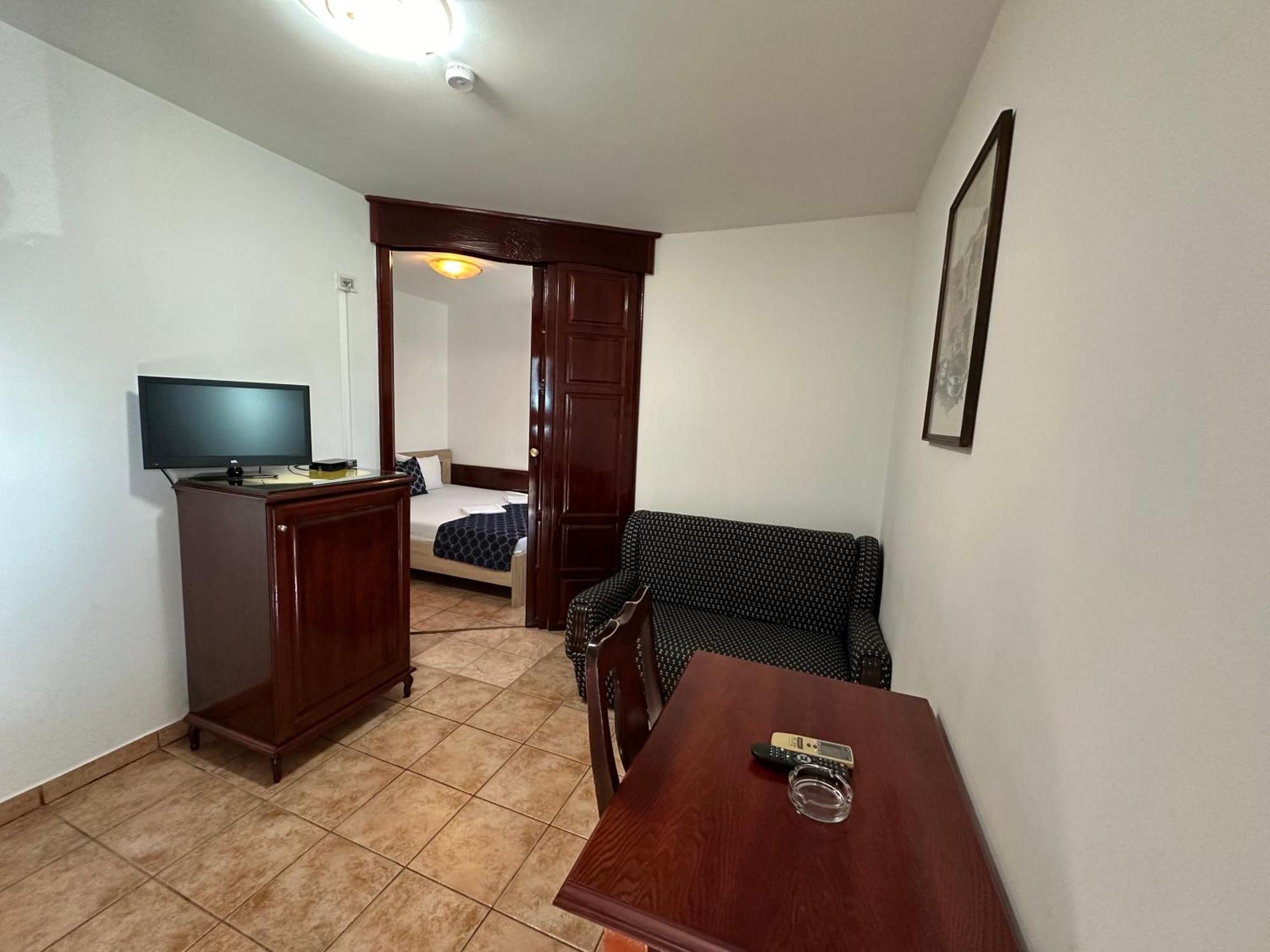 Beatrix Lux 3* Budva